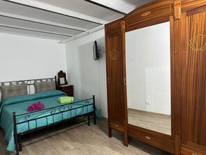 2 soverom, strykejern/-brett, wi-fi og sengetøy