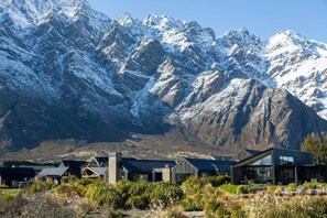 Exterior - Jacks Point Escape by MajorDomo - Stunning Views (Jacks Point)