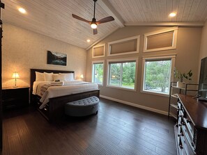 6 bedrooms, iron/ironing board, free WiFi, bed sheets - Caribou Lodge ~ Entire private home with hot tub! (Terrace)