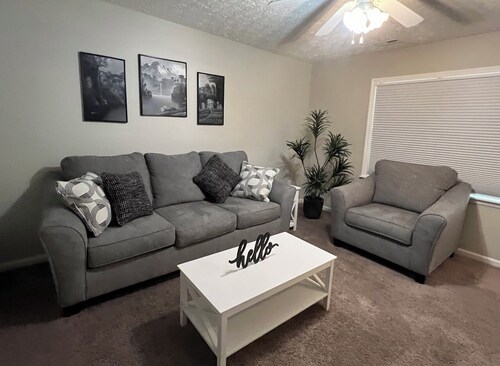 Cozy townhome 10 minutes from MCAS Cherry Point, 30 minutes to beach or New Bern