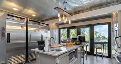 Welcome to “The Love Shack” – Your Perfect Charming Getaway!