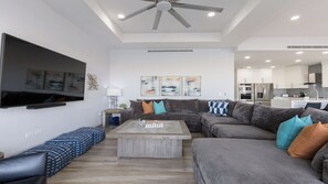 Hus – comfort, terrasse, utsikt mot innsjø | Oppholdsområde