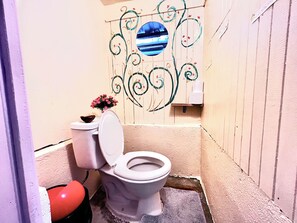 Shower, towels, soap, shampoo - Land of Eternal Waters Retreat  (San Gerardo de Dota)