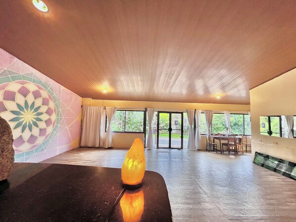 Interior - Land of Eternal Waters Retreat  (San Gerardo de Dota)