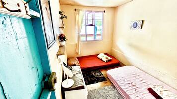 6 bedrooms, WiFi, bed sheets