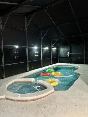 A heated pool - Charming 4-bedroom house with pool,WiFi, AC in Kissimmee near Disney (Kissimmee)