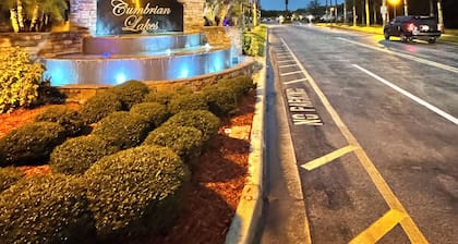 Charming 4-bedroom house with pool,WiFi, AC in Kissimmee near Disney