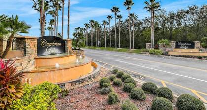 Charming 4-bedroom house with pool,WiFi, AC in Kissimmee near Disney