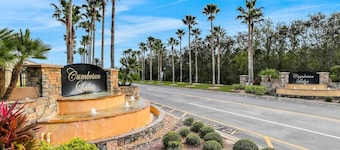 Charming 4-bedroom house with pool,WiFi, AC in Kissimmee near Disney