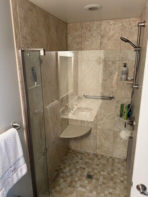 Shower, hair dryer - Charming 3-bedroom house in beautiful Cape May, NJ (Cape May)