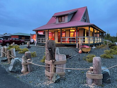 Gorgeous new Ocean View Studio Suite at The Cottage at the Cove Telegraph Cove  
