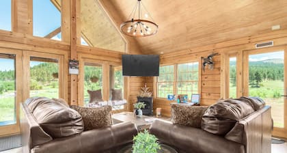 Brand new log cabin on Gold Medal Waters, Deckers