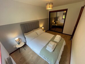 1 bedroom, iron/ironing board, travel cot, WiFi - Meggies Place - Quiet & Peaceful Apartment (Inverness)