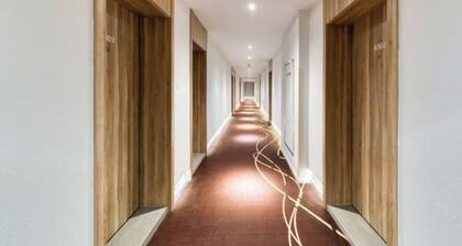 HanTing Hotel (Jiaxing Nanhu Yaohan Shopping Mall Area)