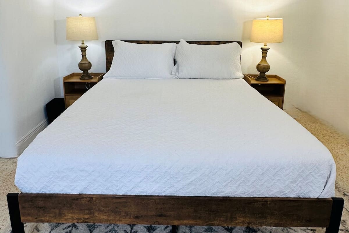 Wilton Manors Guesthouse 1 | 1 bedroom, individually decorated, individually furnished