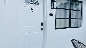 Wilton Manors Guesthouse 5 | Lobby