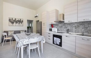 Réfrigérateur, lave-vaisselle