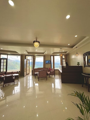 Reception - Hydrangea Heights by PTW Hotels (Shimla)