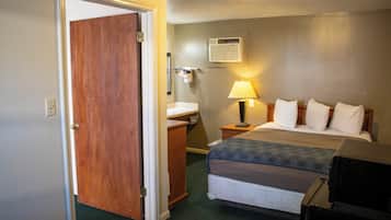 Escritorio, espacio para trabajar con laptop y wifi gratis