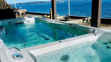 Bañera de hidromasaje exterior