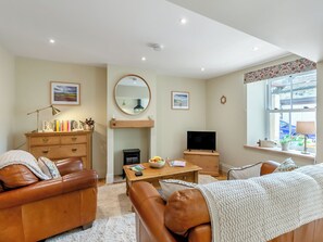 TV - A luxurious cottage perfectly positioned in the heart of Reeth. (Reeth, near Richmond)