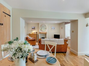 TV - A luxurious cottage perfectly positioned in the heart of Reeth. (Reeth, near Richmond)