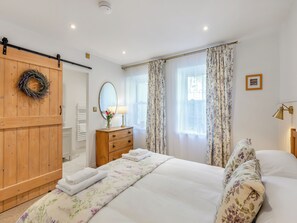 1 bedroom, free WiFi, bed sheets - A luxurious cottage perfectly positioned in the heart of Reeth. (Reeth, near Richmond)