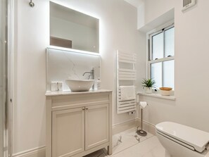 Towels - A luxurious cottage perfectly positioned in the heart of Reeth. (Reeth, near Richmond)