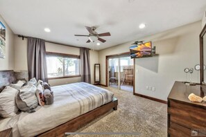 3 bedrooms, iron/ironing board, travel crib, free WiFi
