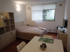 Wifi gratis y ropa de cama 