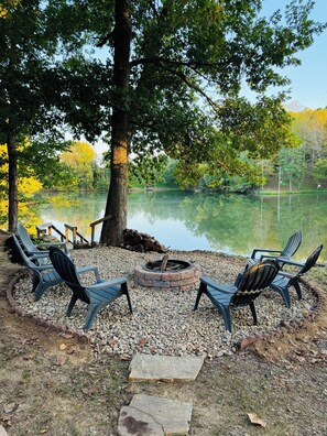 Property grounds - Amazing Lakeside hot tub, A-frame 3 King Beds, Shawnee Forest sleeps 2-6 Firepit (Jonesboro)