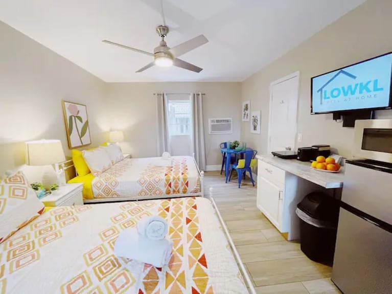 Lovely Hotel Style Apt Kitchenette/pool/parking - Lighthouse Point, FL