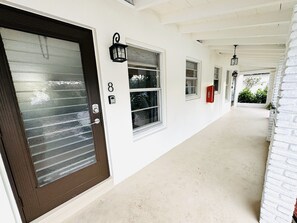 Exterior detail - Spacious & Central 1BR APT W/ Shared Pool & Garden (Fort Lauderdale)