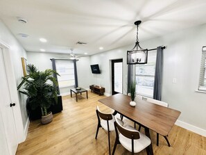 Dining - Modern, Affordable & Stylish 1 Bed APT (Fort Lauderdale)