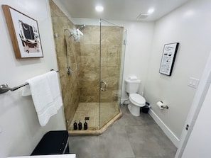Shower - Stylish & Convenient 2 BR Apt (Fort Lauderdale)