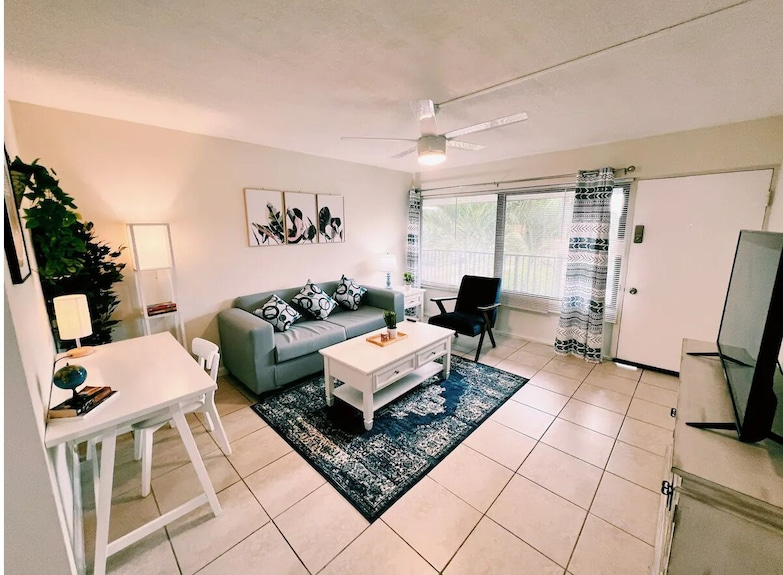 Comfy & Spacious 1 Br Apt W/pool Near Downtown - Jensen Beach, FL