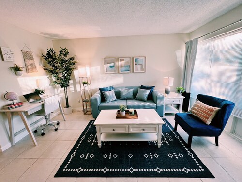 Spacious & affordable 1 Bedroom APT W/ Pool - Close to downtown and The Beach