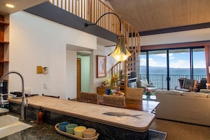 Interior - Penthouse Sweeping Ocean Views! (Lahaina)