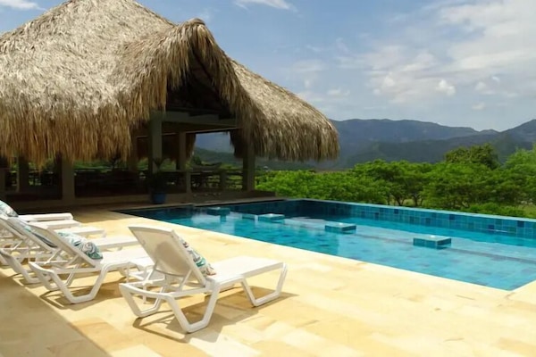 3 piscinas al aire libre