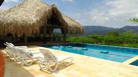 3 piscinas al aire libre