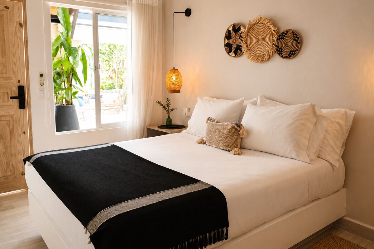 Suite Basic, balcone, vista montagna | Una cassaforte in camera, Wi-Fi, con stile personalizzato