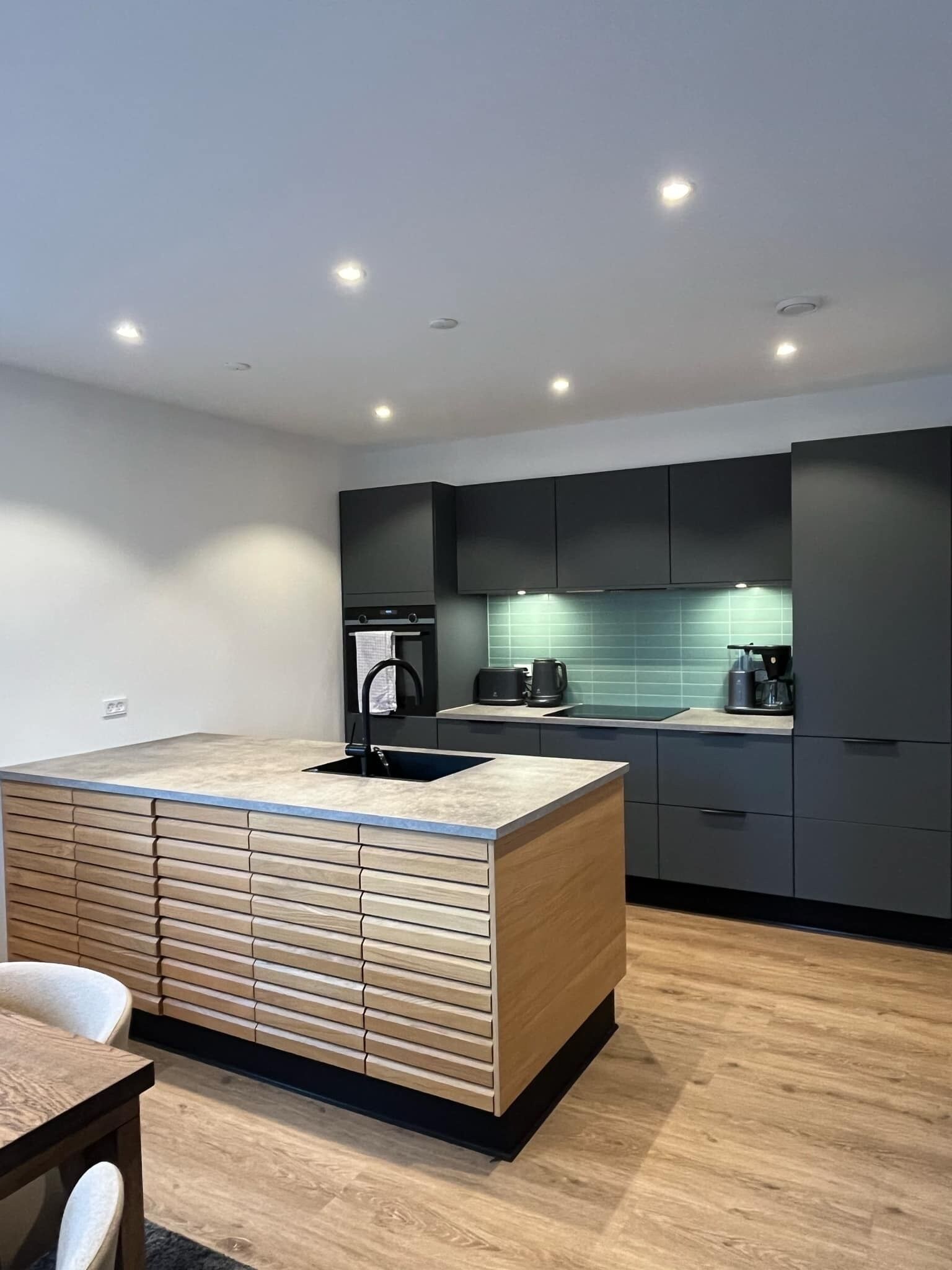 公寓 | 私人厨房 | 大冰箱、微波炉、烤箱、炉灶