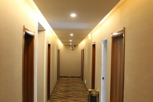 Huashan Hualong Hotel