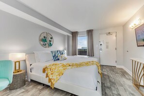 1 bedroom, desk, iron/ironing board, free WiFi - Pristine Oceanfront Suite with Enticing Views (Myrtle Beach)