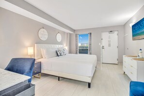 1 bedroom, desk, iron/ironing board, free WiFi - Coastal Luxury in Oceanfront Suite w/ Mesmerizing Views! (Myrtle Beach)