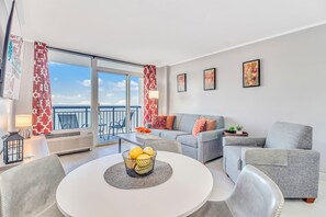 TV, fireplace - Winter Rates! Oceanfront Suite w/ MesmerizingViews (Myrtle Beach)
