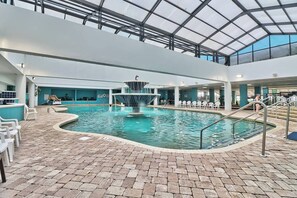 屋内プール、温水プール