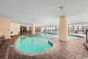Piscina coperta, una piscina riscaldata