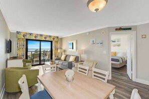 TV - Winter Rates! Luxurious Haven, Oceanview Suite (Myrtle Beach)