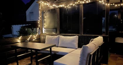 Townhouse Lotus in a prime location! 5 minutes from Legoland. families & pets.